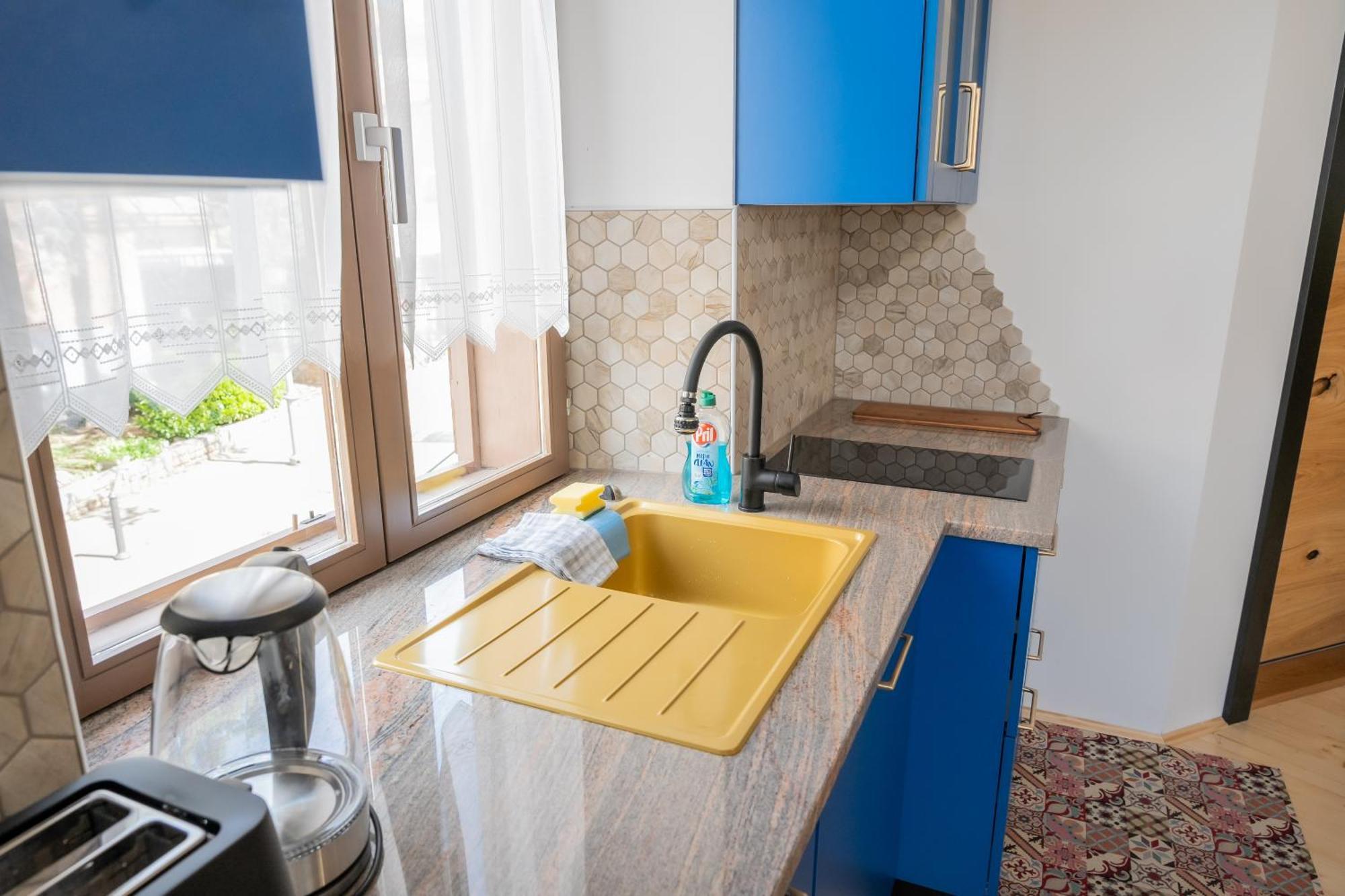 Island Apartments Izola Exterior photo